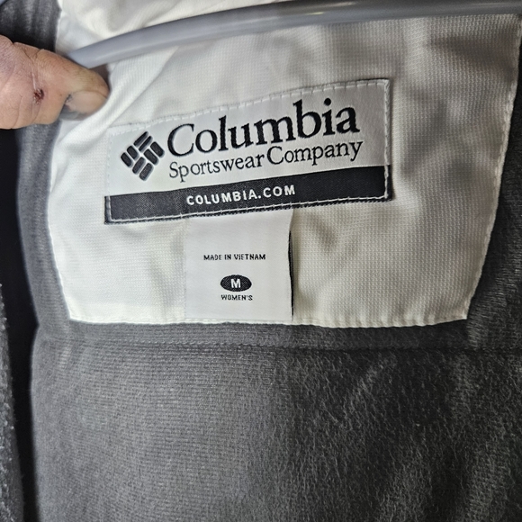 2FOR$40 Columbia winter jacket - Picture 5 of 8